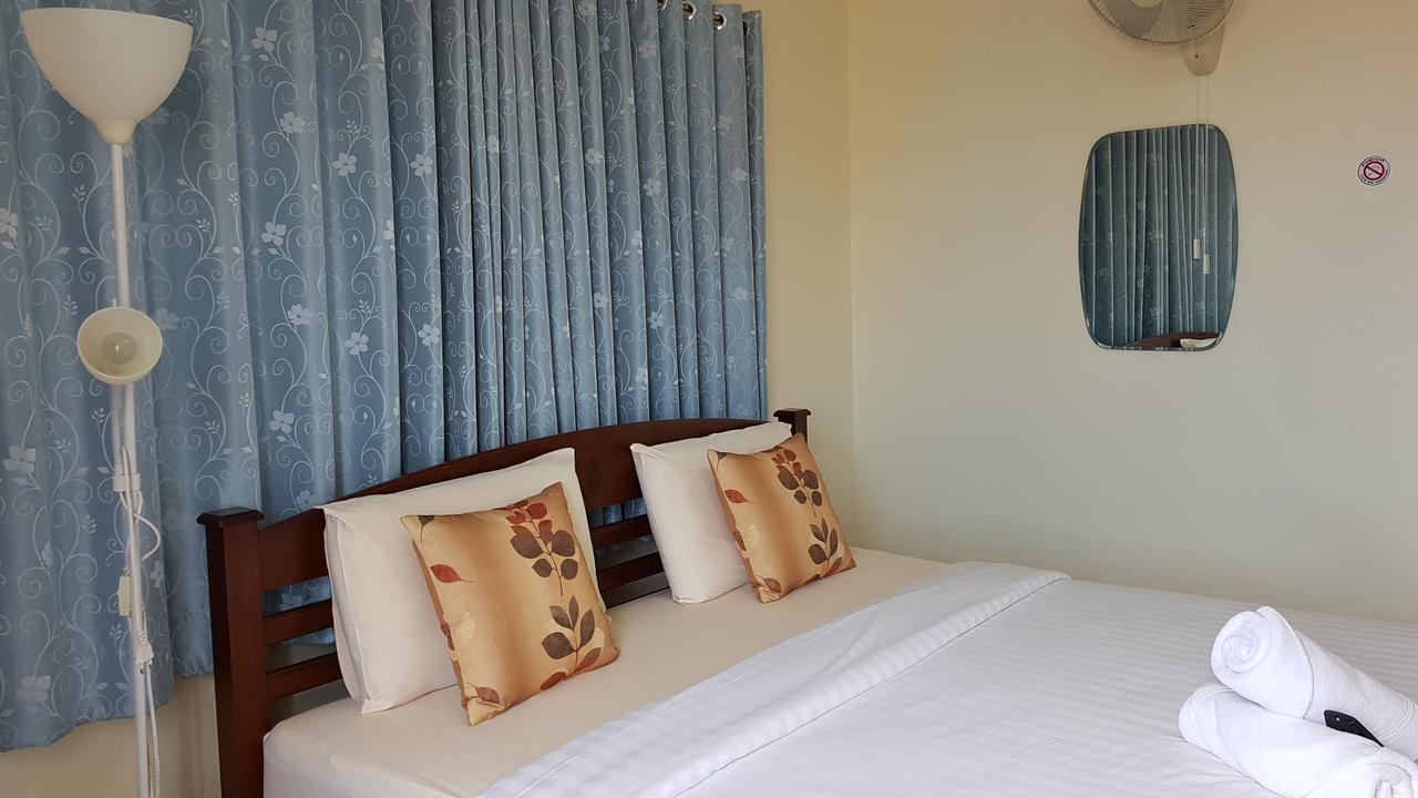 Baan Taweesuk Guest House Хуа Хин Экстерьер фото