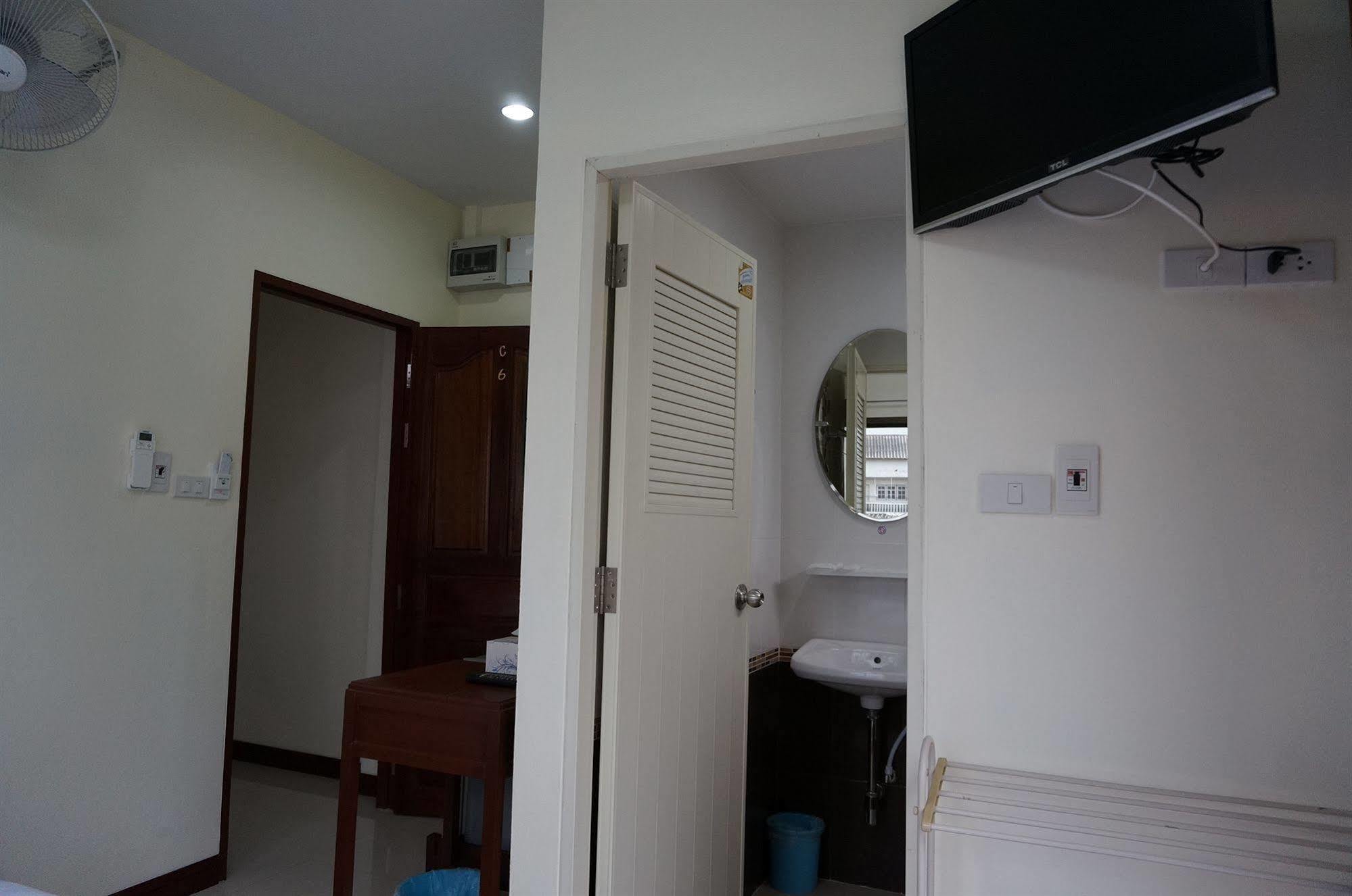 Baan Taweesuk Guest House Хуа Хин Экстерьер фото