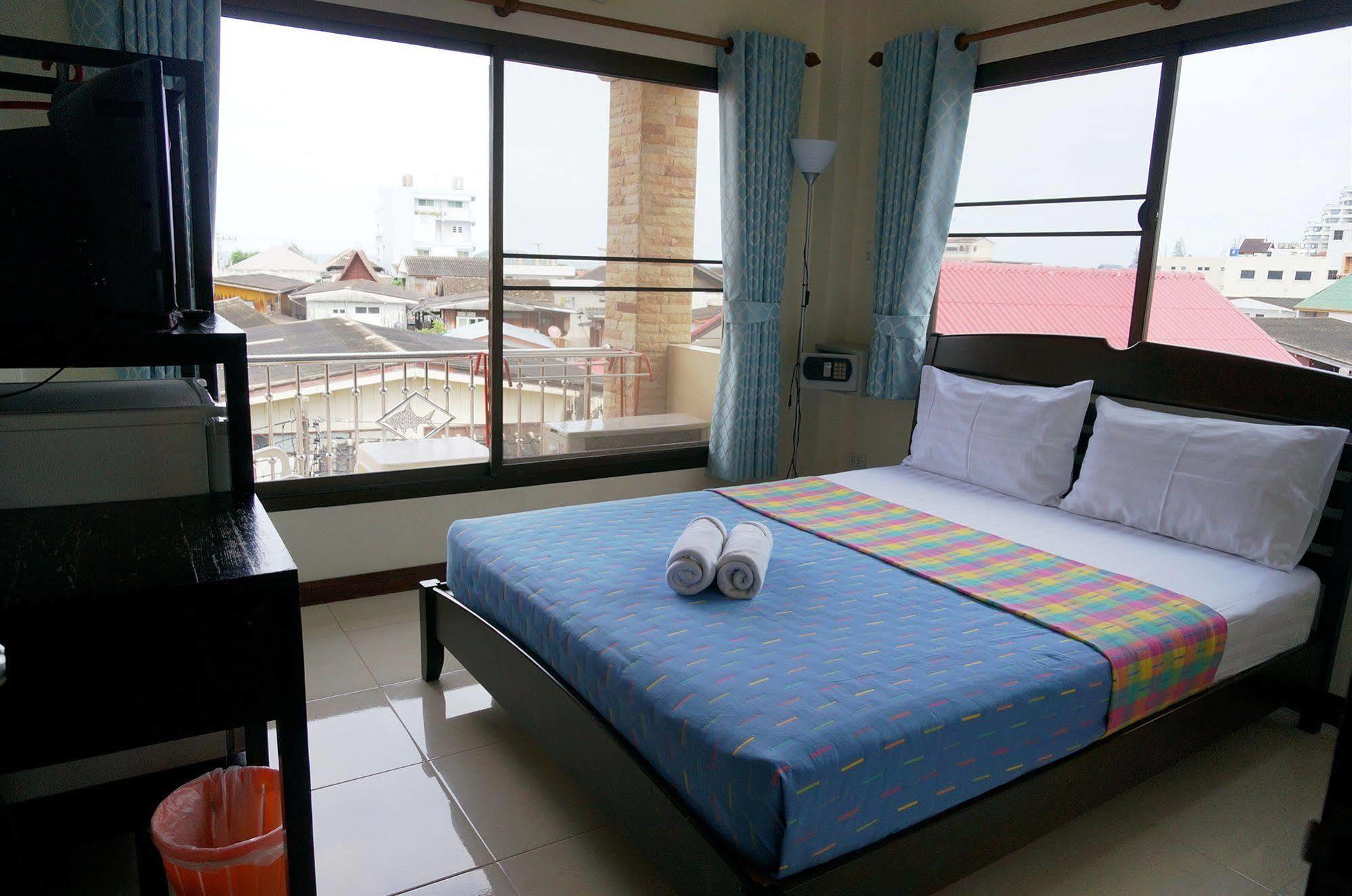 Baan Taweesuk Guest House Хуа Хин Экстерьер фото