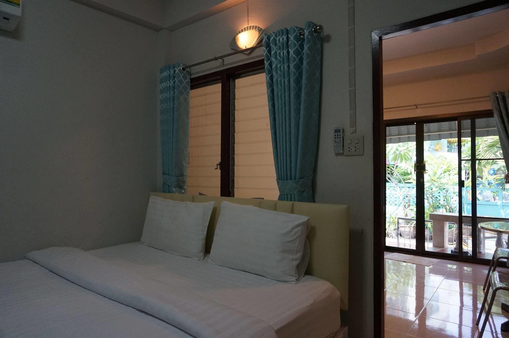 Baan Taweesuk Guest House Хуа Хин Экстерьер фото